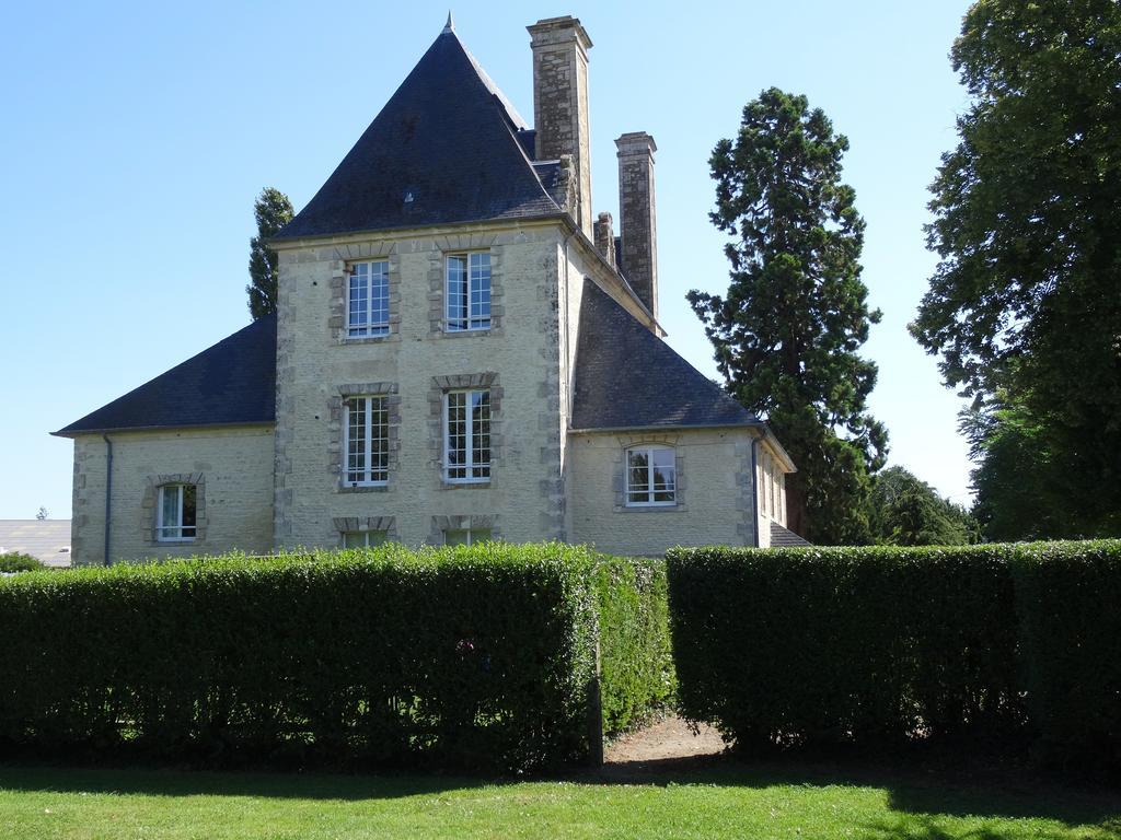Château Turgot Gîtes Bons-Tassily Quarto foto