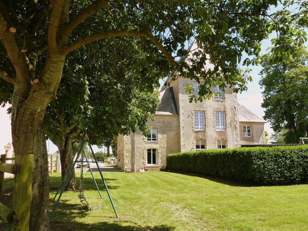 Château Turgot Gîtes Bons-Tassily Quarto foto
